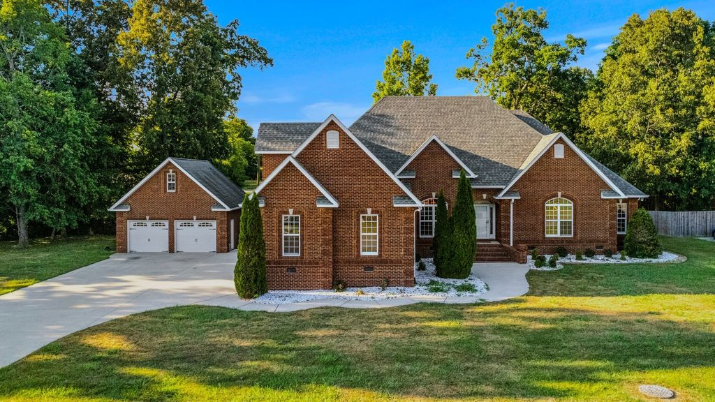 200 George Ln, Tullahoma, TN 37388