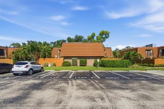 1438 Park Shore Circle 3, Fort Myers, FL 33901