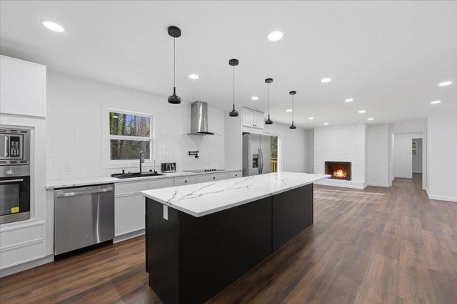 100 Holly Road, Taylors, SC 29687