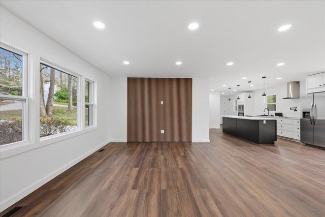 100 Holly Road, Taylors, SC 29687