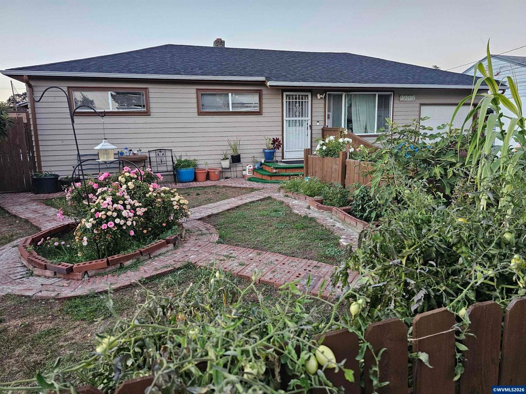 Image 1 of property listing at 2235 Electric St SE, Salem, OR 97302