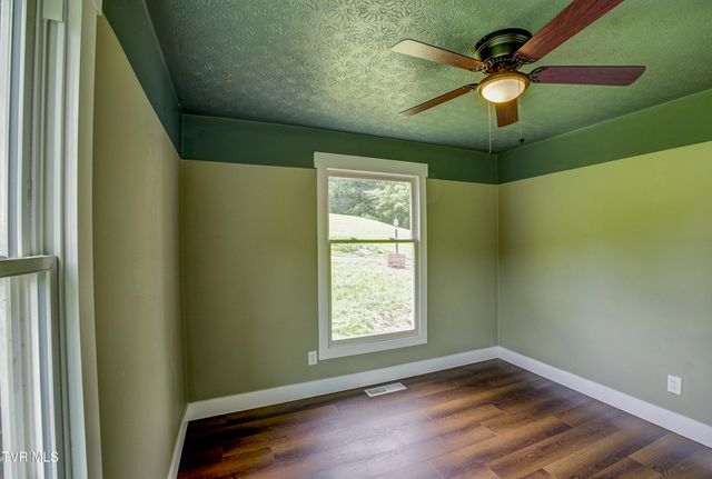109 Benton Drive, Gate City, VA 24251