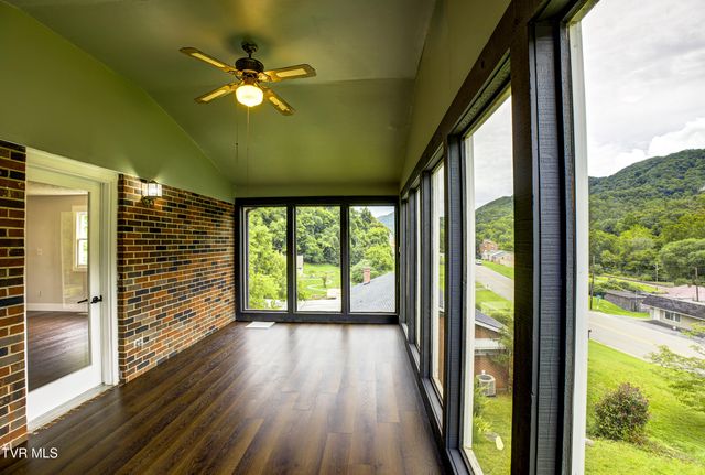 109 Benton Drive, Gate City, VA 24251