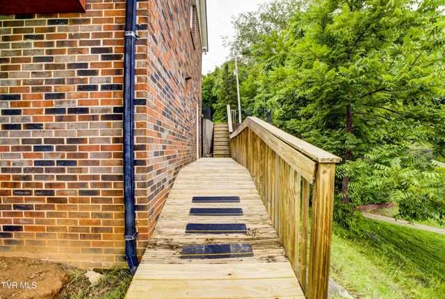 109 Benton Drive, Gate City, VA 24251