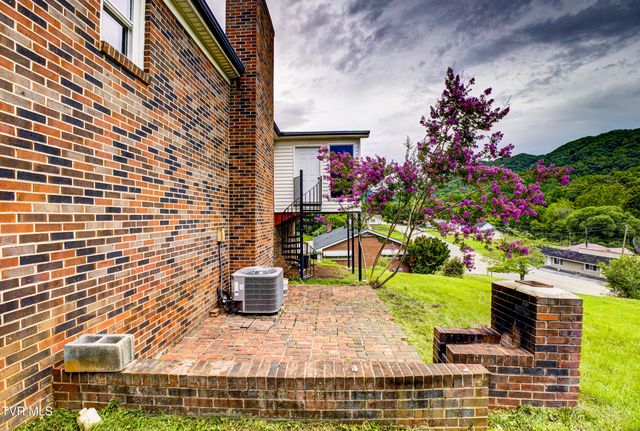 109 Benton Drive, Gate City, VA 24251