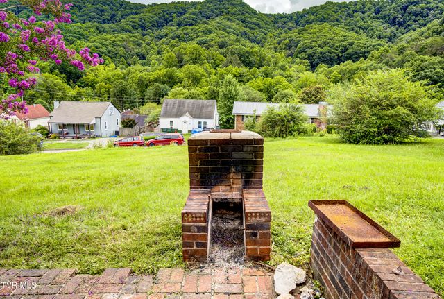 109 Benton Drive, Gate City, VA 24251