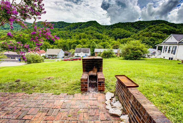 109 Benton Drive, Gate City, VA 24251