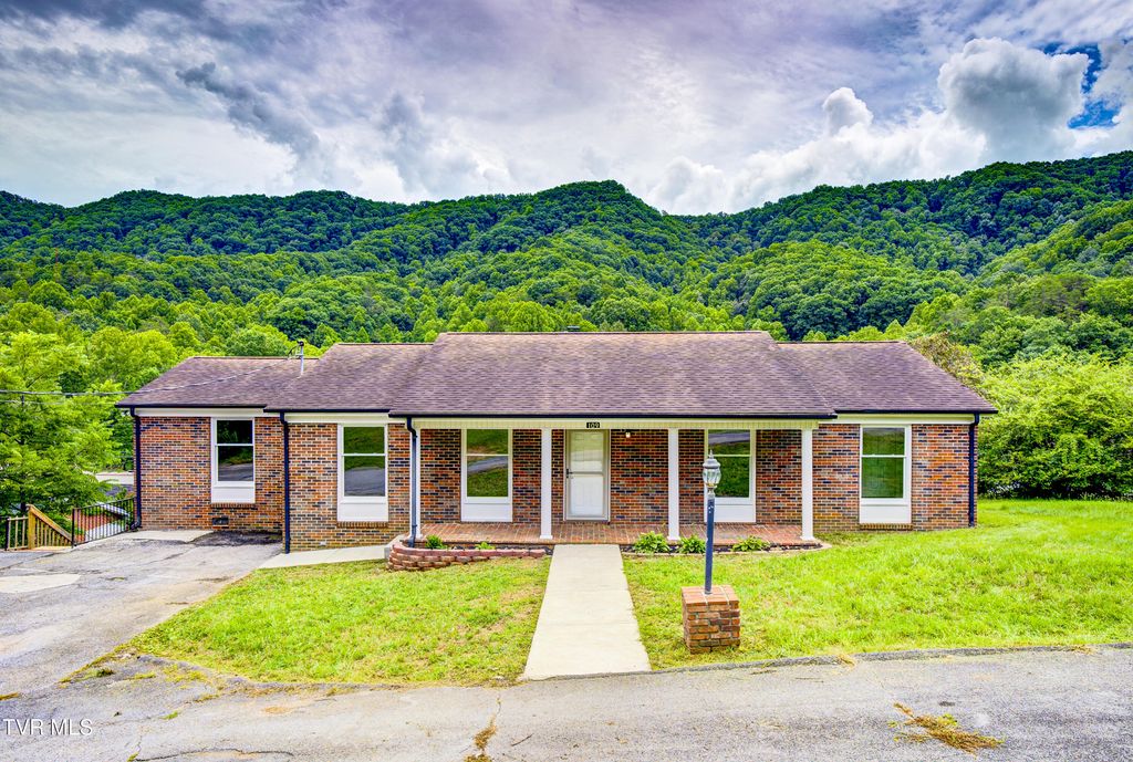 109 Benton Drive, Gate City, VA 24251