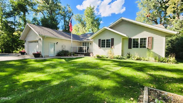 6110 Ponderosa Avenue, Bismarck, ND 58503 property photo