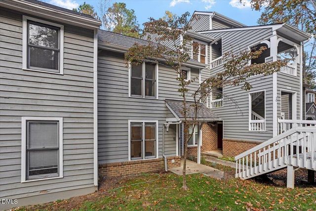 100 Hunting Chase 1d, Cary, NC 27513