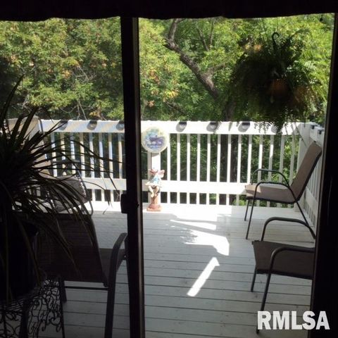 3001 31ST Street E, Rock Island, IL 61201