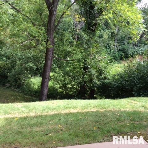 3001 31ST Street E, Rock Island, IL 61201