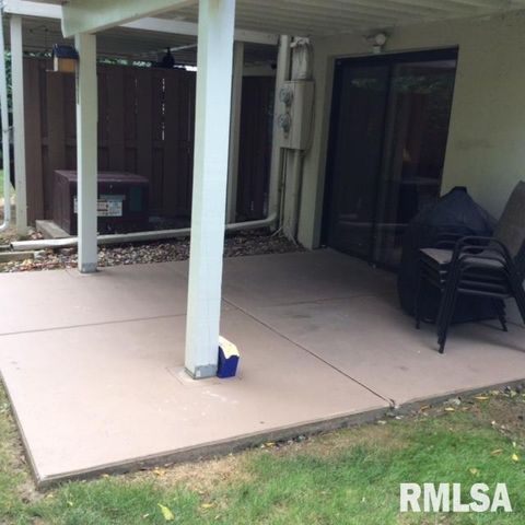 3001 31ST Street E, Rock Island, IL 61201