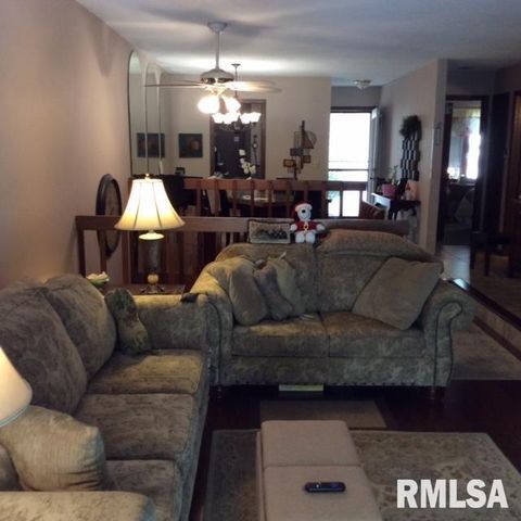 3001 31ST Street E, Rock Island, IL 61201