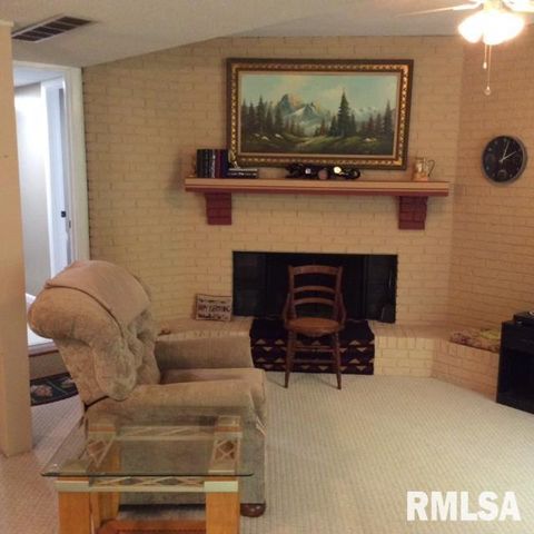 3001 31ST Street E, Rock Island, IL 61201