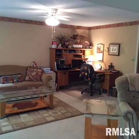 3001 31ST Street E, Rock Island, IL 61201