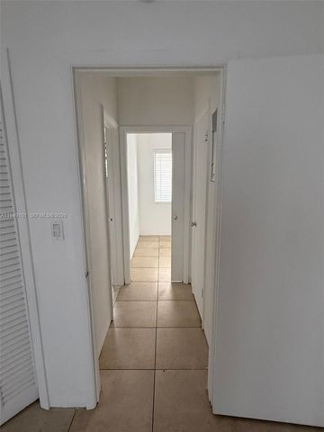 10250 W Bay Harbor Dr 2C, Bay Harbor Islands, FL 33154