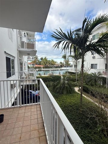 10250 W Bay Harbor Dr 2C, Bay Harbor Islands, FL 33154