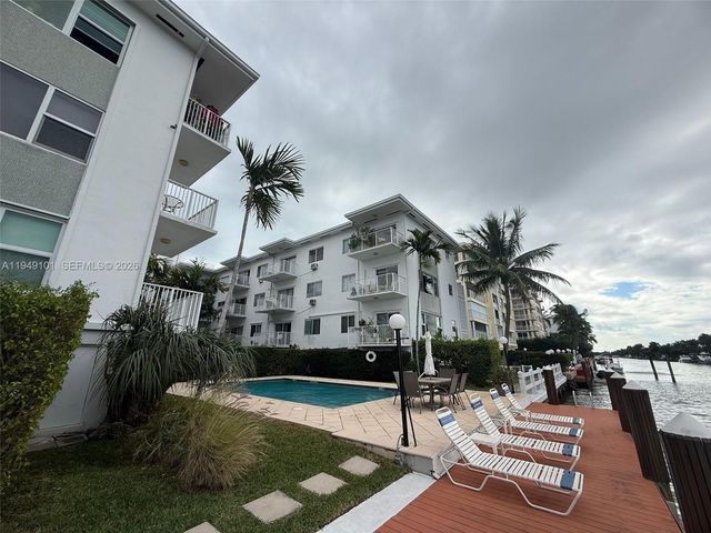 10250 W Bay Harbor Dr 2C, Bay Harbor Islands, FL 33154