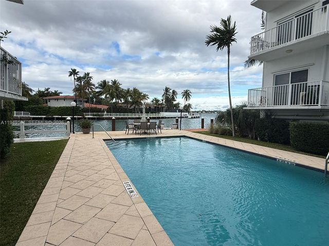 10250 W Bay Harbor Dr 2C, Bay Harbor Islands, FL 33154