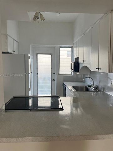 10250 W Bay Harbor Dr 2C, Bay Harbor Islands, FL 33154