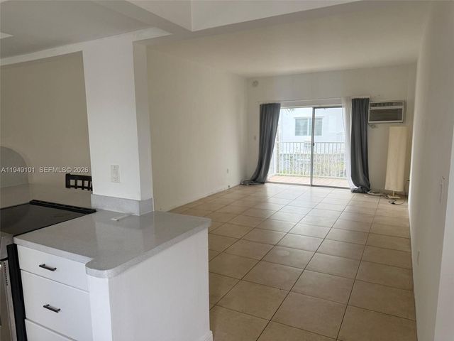 10250 W Bay Harbor Dr 2C, Bay Harbor Islands, FL 33154