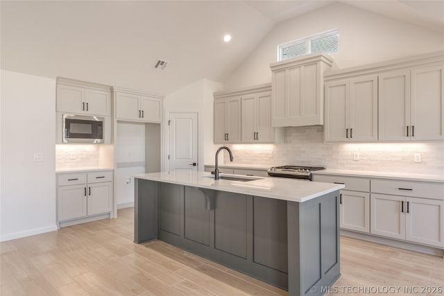 25 E 32nd Street, Sand Springs, OK 74063