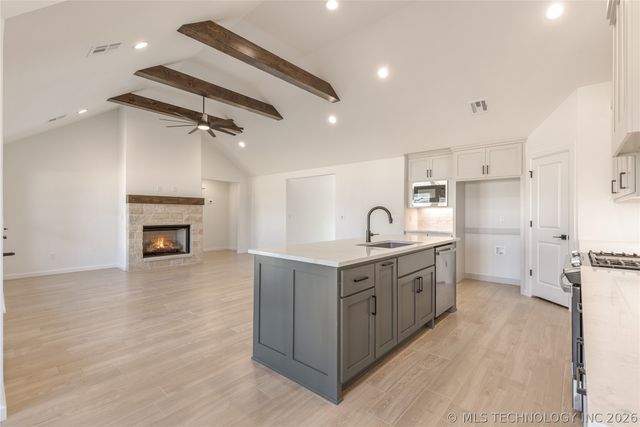 25 E 32nd Street, Sand Springs, OK 74063