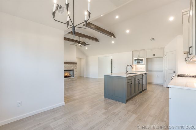 25 E 32nd Street, Sand Springs, OK 74063