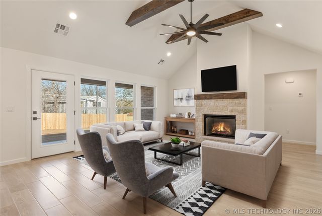 25 E 32nd Street, Sand Springs, OK 74063