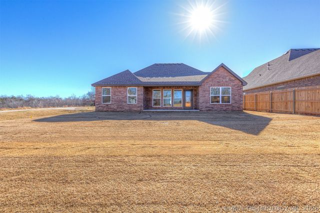25 E 32nd Street, Sand Springs, OK 74063