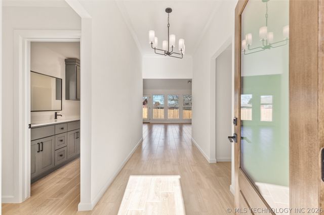 25 E 32nd Street, Sand Springs, OK 74063