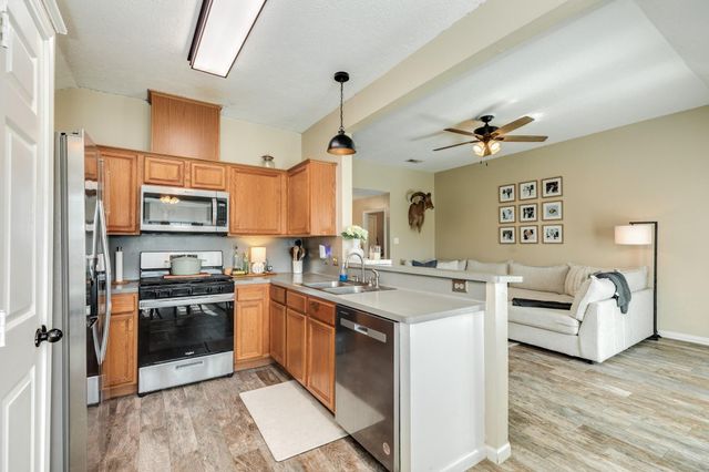 1164 Thomas Drive, Angleton, TX 77515