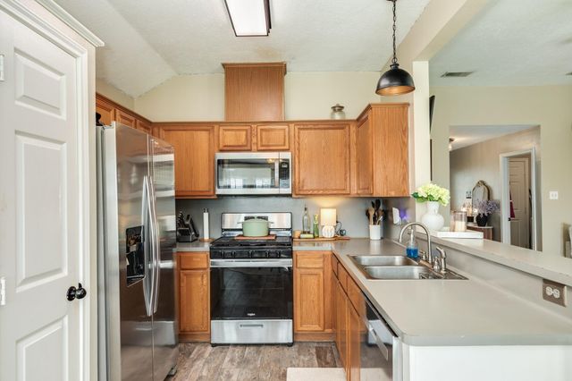 1164 Thomas Drive, Angleton, TX 77515