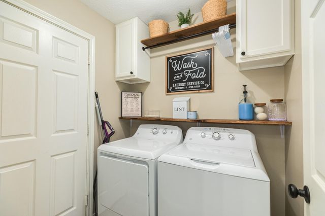 1164 Thomas Drive, Angleton, TX 77515