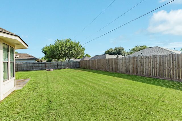 1164 Thomas Drive, Angleton, TX 77515