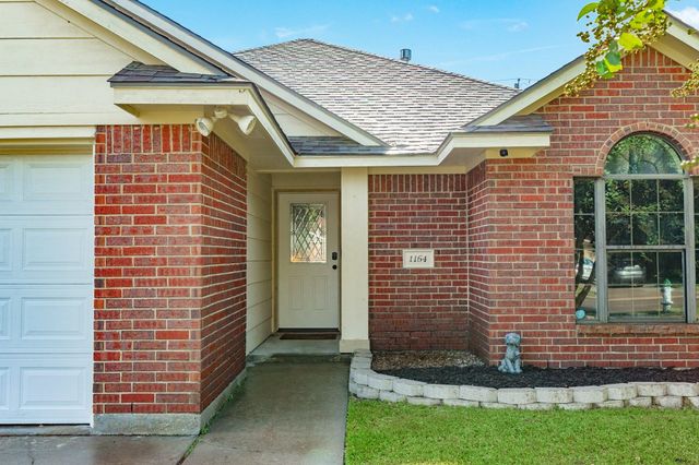 1164 Thomas Drive, Angleton, TX 77515