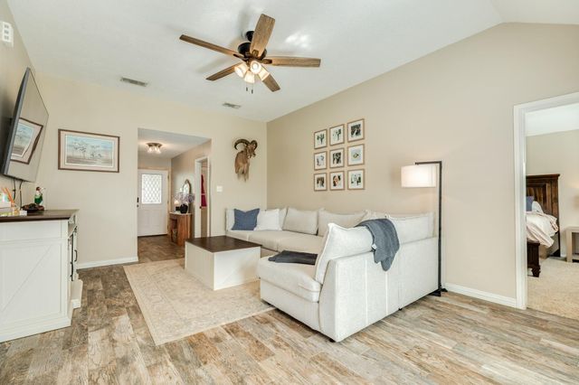 1164 Thomas Drive, Angleton, TX 77515