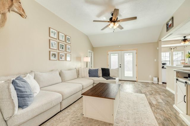 1164 Thomas Drive, Angleton, TX 77515