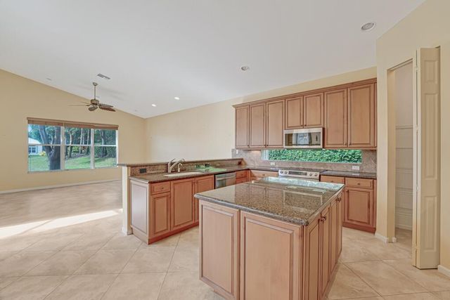 7903 Ferndale Bend Drive, Lake Worth, FL 33467