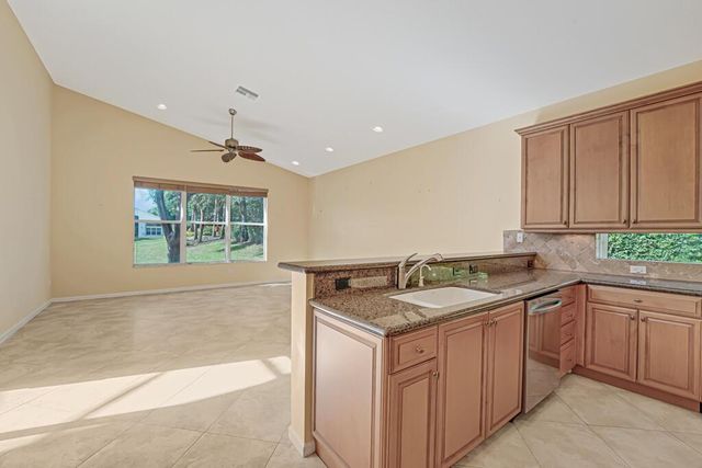 7903 Ferndale Bend Drive, Lake Worth, FL 33467