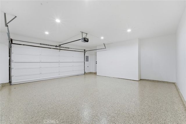 19510 Merridy, Northridge, CA 91324