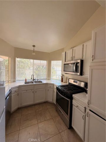30612 HOLLYBERRY Lane, Temecula, CA 92591