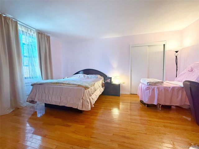 9935 59th Avenue 5E, Corona, NY 11368