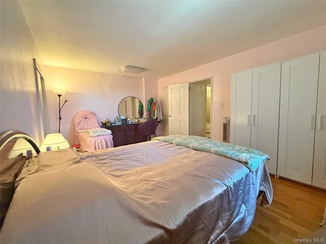 9935 59th Avenue 5E, Corona, NY 11368