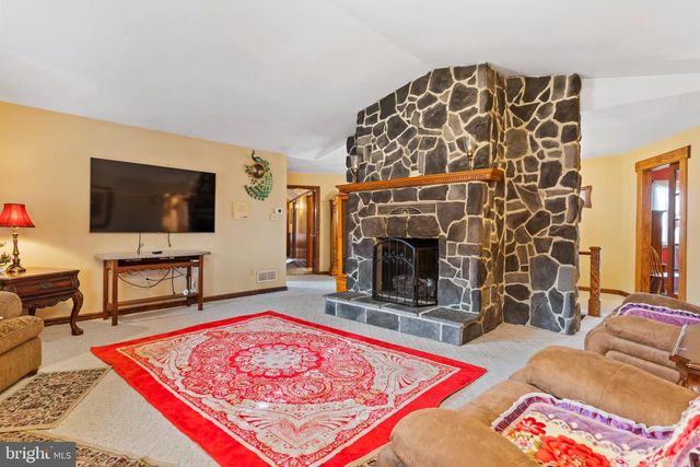 9713 ROWE RUN RD, Shippensburg, PA 17257