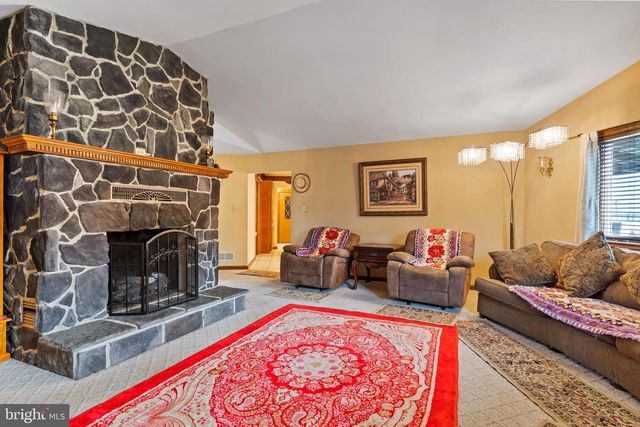 9713 ROWE RUN RD, Shippensburg, PA 17257