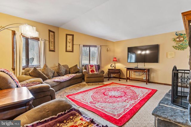 9713 ROWE RUN RD, Shippensburg, PA 17257