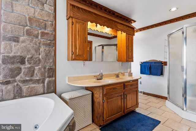 9713 ROWE RUN RD, Shippensburg, PA 17257