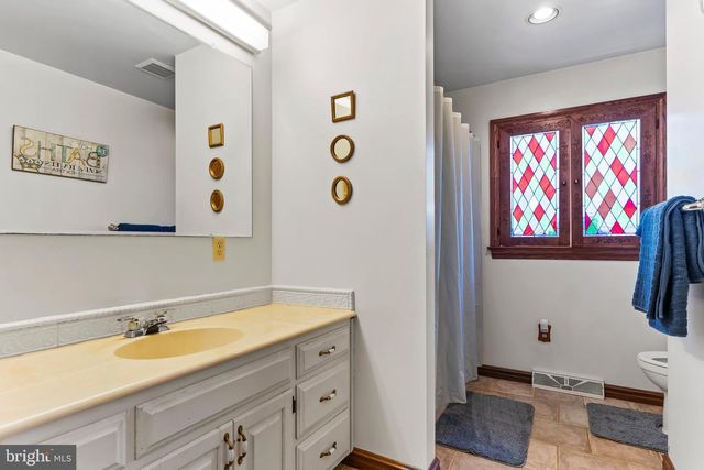 9713 ROWE RUN RD, Shippensburg, PA 17257